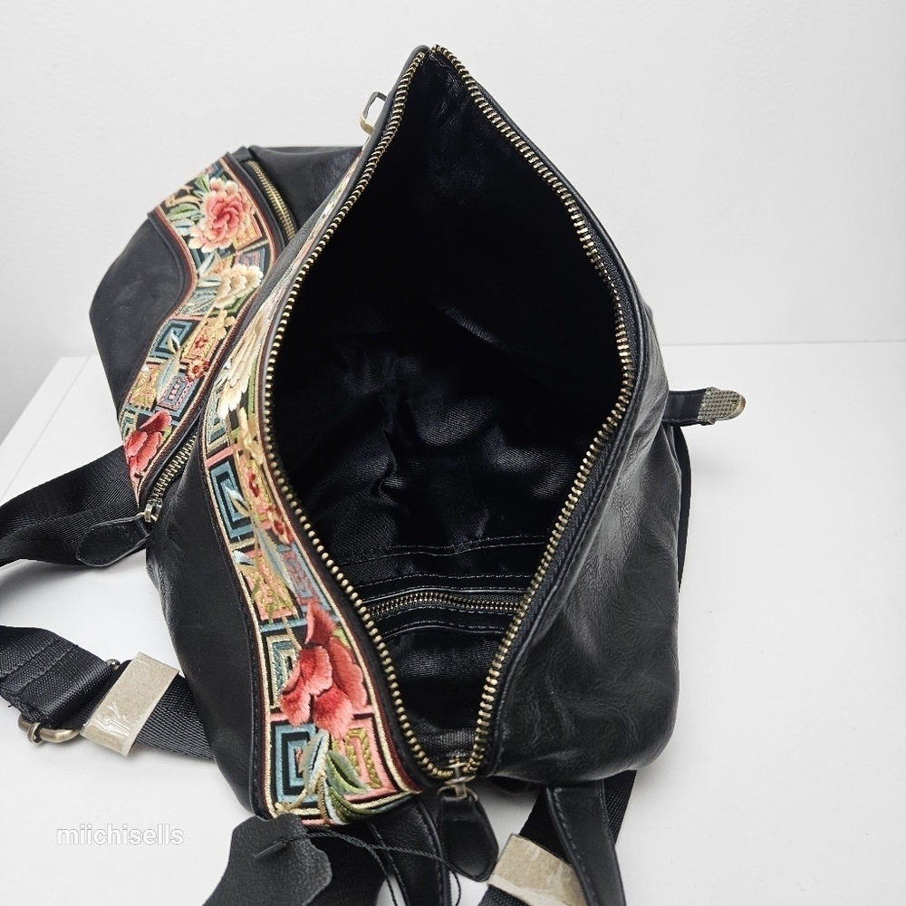 Leather backpack with embroidery - Picture 7 of 10